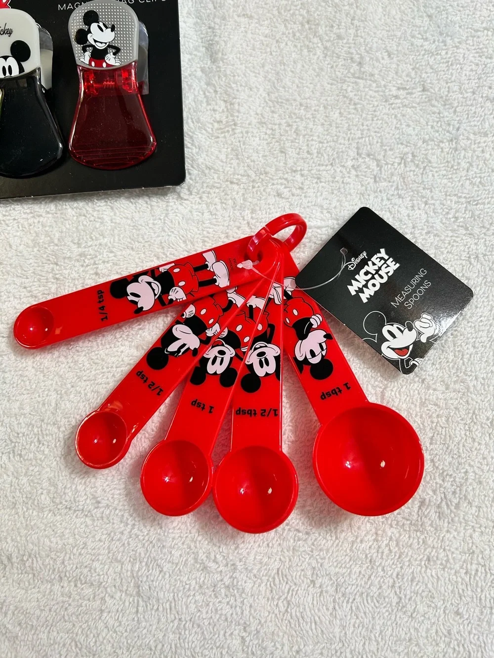 New! Disney Mickey Mouse Kitchen Bundle Oven Mitt Bag Clips Measuring Spoons